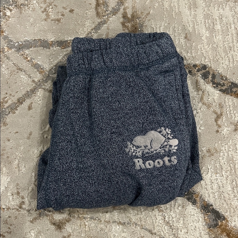 🦫roots salt and pepper sweats